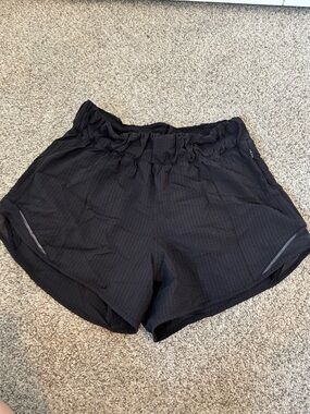 Lululemon Black Hotty Hot Shorts | Size 8